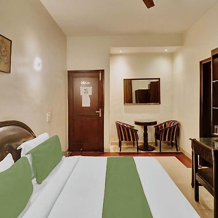 Hotel Fabexpress Lloyd House Nuova Delhi Esterno foto