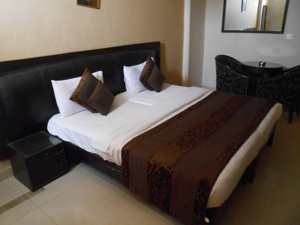 Hotel Fabexpress Lloyd House Nuova Delhi Camera foto