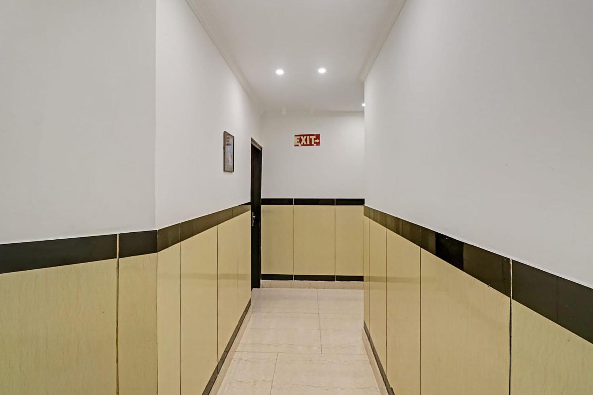 Hotel Fabexpress Lloyd House Nuova Delhi Esterno foto