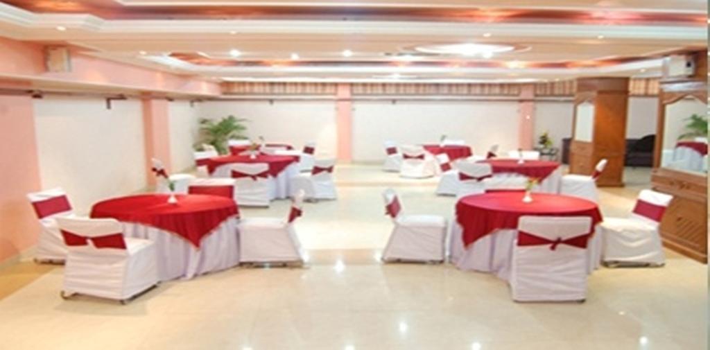 Hotel Fabexpress Lloyd House Nuova Delhi Esterno foto
