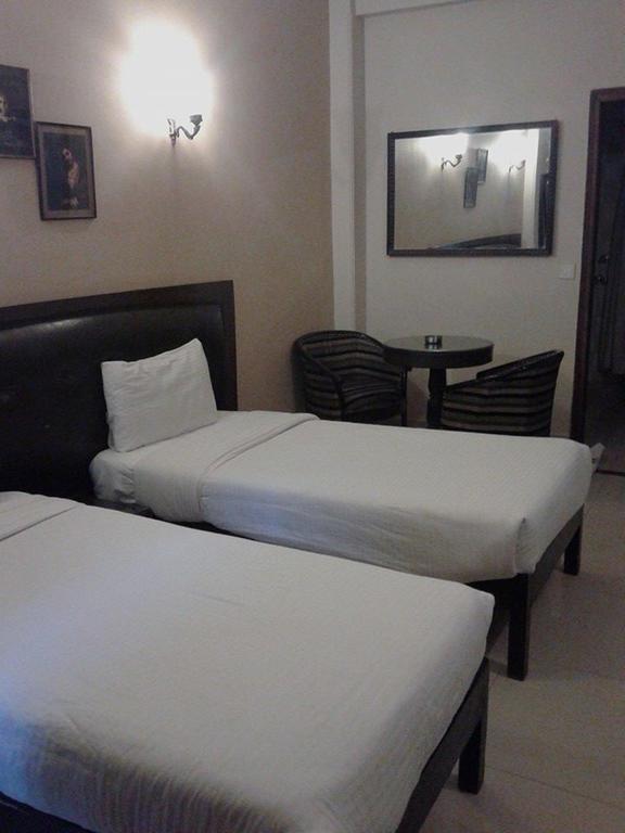 Hotel Fabexpress Lloyd House Nuova Delhi Esterno foto